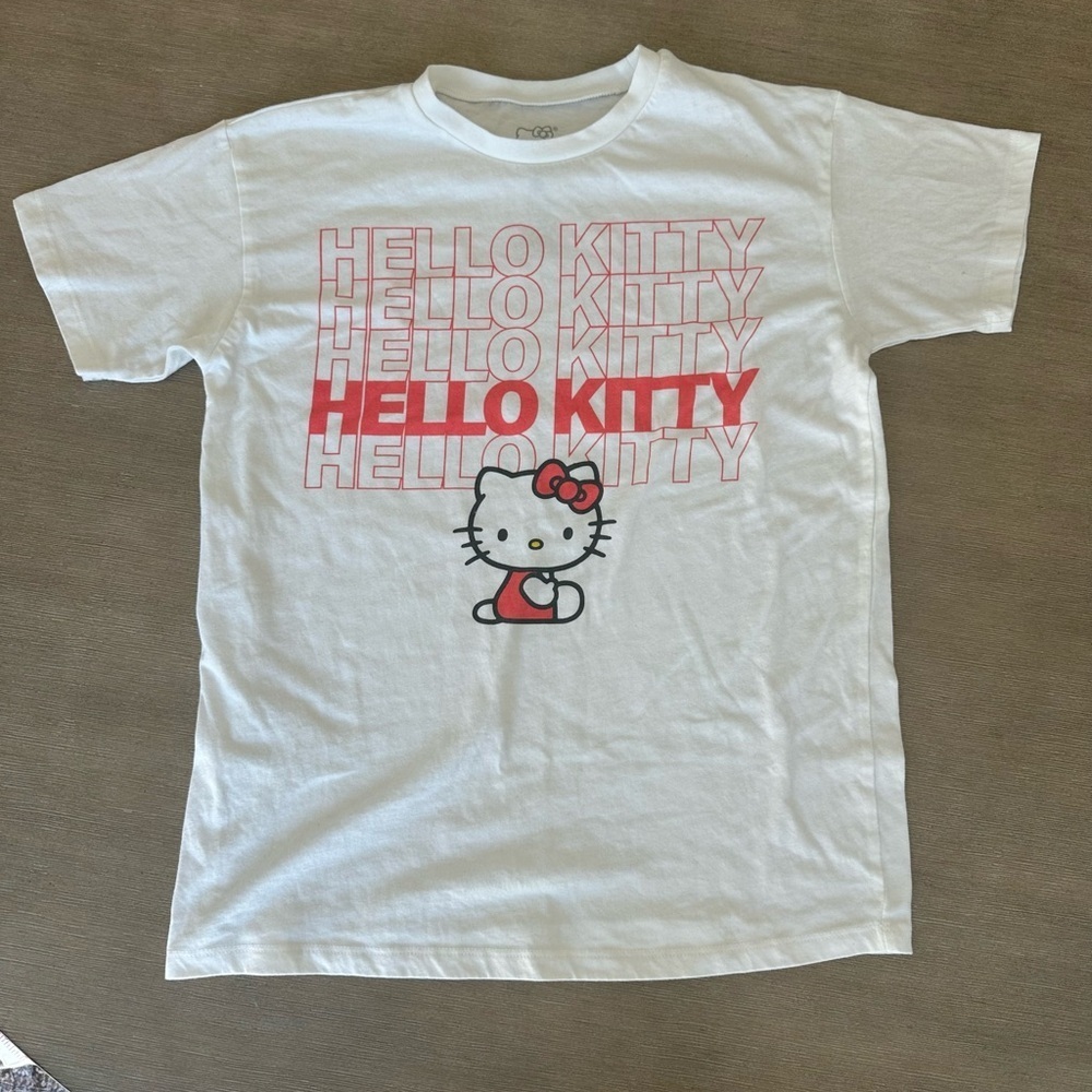 Hello Kitty junior/ teen T-Shirt in White and Red medium nwot